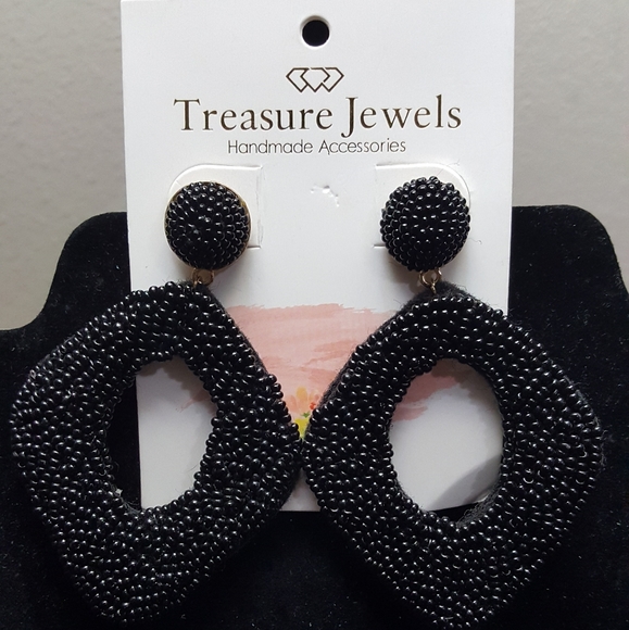 Treasure Jewels Beaded Earrings - Picture 2 of 3